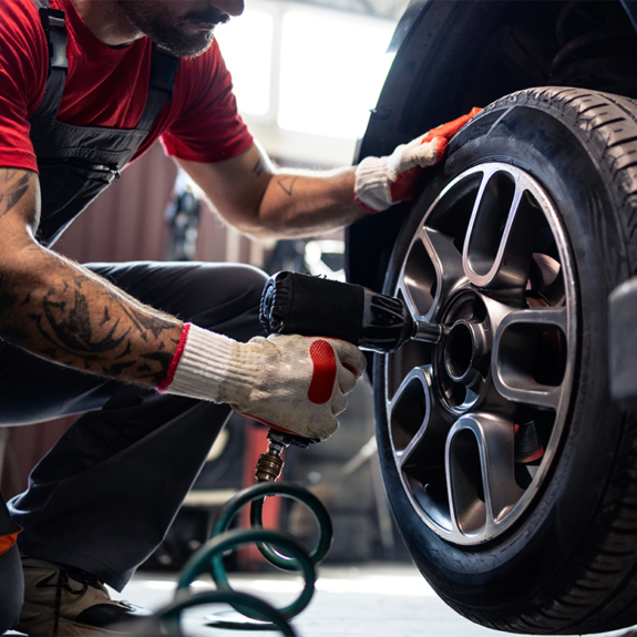 Däckbyte utförs på Gotland hos Åströms Sanda i Visby.