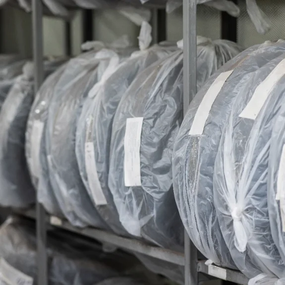 Stort utbud av nya bildäck hos Åströms Sanda. Vi erbjuder däckförsäljning och rådgivning när du ska köpa däck på Gotland.